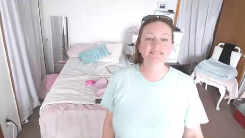 Snapshot of adorable22 chatting on June 23, 5:44 pm adorable22 online show from June 23, 5:44 pm