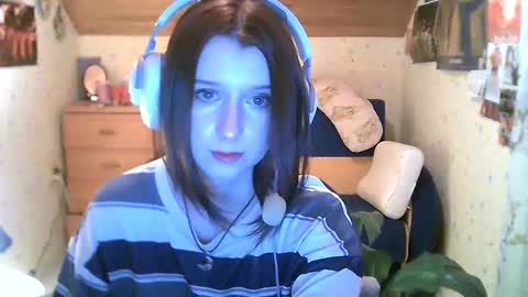 Snapshot of adorable_sparkle chatting on February 10, 4:25 pm adorable_sparkle online show from February 10, 4:25 pm