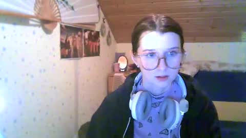 Snapshot of adorable_sparkle chatting on February 12, 4:00 pm adorable_sparkle online show from February 12, 4:00 pm