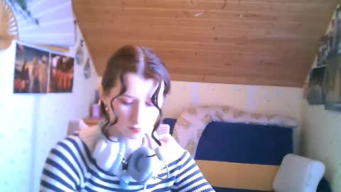 Snapshot of adorable_sparkle chatting on February 13, 12:21 pm adorable_sparkle online show from February 13, 12:21 pm