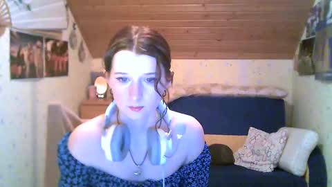 Snapshot of adorable_sparkle chatting on February 14, 3:15 pm adorable_sparkle online show from February 14, 3:15 pm