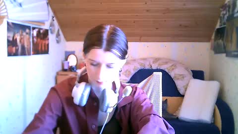 Snapshot of adorable_sparkle chatting on February 19, 1:17 pm adorable_sparkle online show from February 19, 1:17 pm