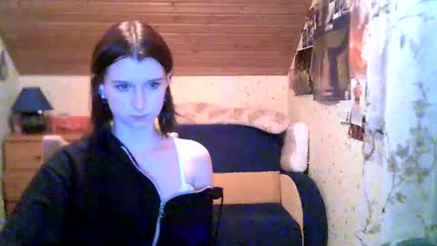 Snapshot of adorable_sparkle chatting on March 6, 7:21 pm adorable_sparkle online show from March 6, 7:21 pm