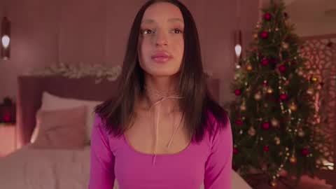 adoracortes online show from December 5, 5:05 am