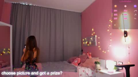 Snapshot of adria_arjona chatting on January 17, 7:35 am Eva online show from January 17, 7:35 am