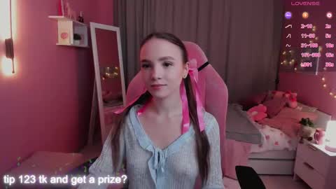 Snapshot of adria_arjona chatting on January 18, 7:34 am Eva online show from January 18, 7:34 am