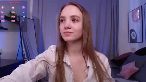 Snapshot of adria_arjona chatting on February 19, 7:48 am Eva online show from February 19, 7:48 am