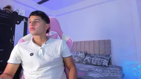 ADRIAN online show from March 3, 7:20 pm