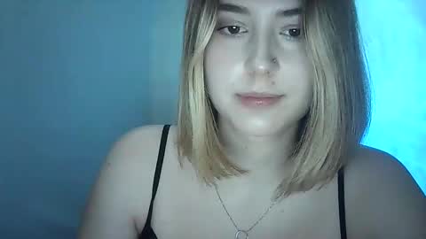 adrianabliss_ online show from September 25, 6:28 am