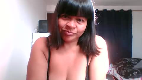 adrianagogo18 online show from December 1, 1:05 pm