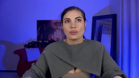 AdrianaTores online show from December 4, 5:28 am