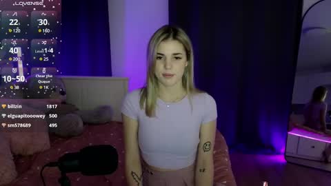 Snapshot of adrianawow1 chatting on February 15, 12:37 am adrianawow1 online show from February 15, 12:37 am