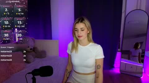 Snapshot of adrianawow1 chatting on February 18, 2:59 am adrianawow1 online show from February 18, 2:59 am