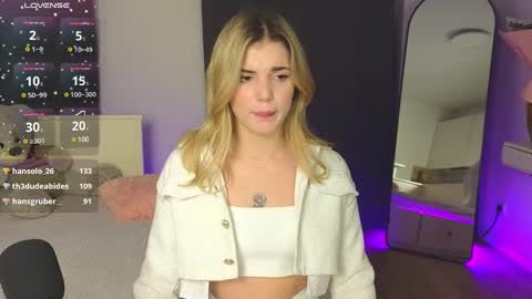 Snapshot of adrianawow1 chatting on March 5, 3:18 am adrianawow1 online show from March 5, 3:18 am