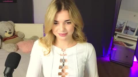 Snapshot of adrianawow1 chatting on March 7, 9:27 pm adrianawow1 online show from March 7, 9:27 pm