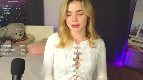 Snapshot of adrianawow1 chatting on March 8, 3:39 am adrianawow1 online show from March 8, 3:39 am