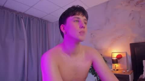 adrianoaubert online show from October 25, 4:13 pm