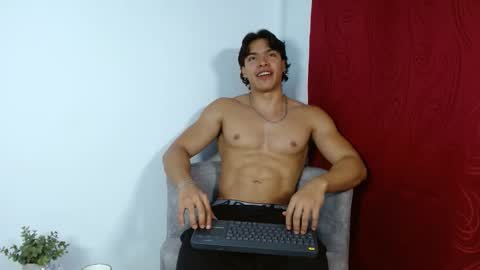 adriel_escalante online show from September 21, 3:19 am