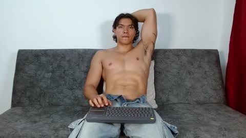 adriel_escalante online show from October 23, 2:11 am