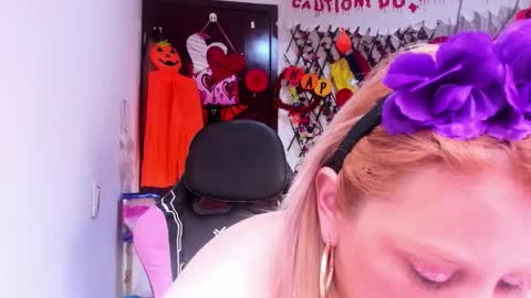 adriiana_fox_ online show from October 16, 1:34 pm