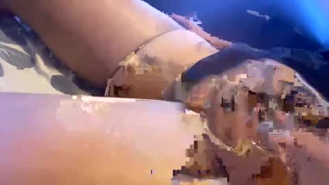 Snapshot of ads008 chatting on October 18, 8:59 am ads008 online show from October 18, 8:59 am