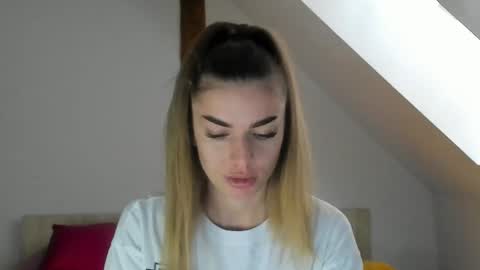 adventurina online show from October 22, 9:31 am