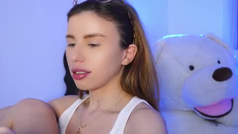 Aelia online show from February 26, 6:18 pm