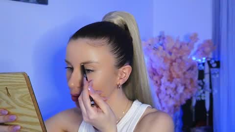 Aelia online show from March 27, 6:29 pm