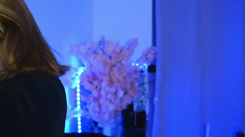 Aelia online show from April 2, 5:10 pm