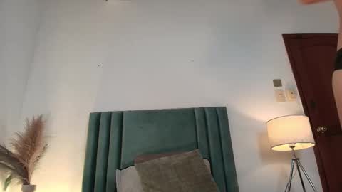 aelinduvalier online show from September 16, 6:20 pm