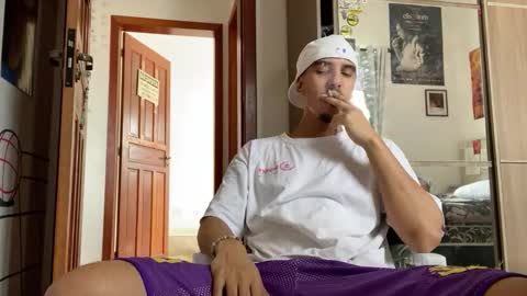 Luci online show from December 3, 6:06 pm