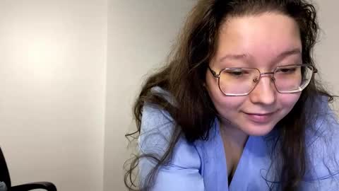 aemilialust online show from January 18, 7:17 pm