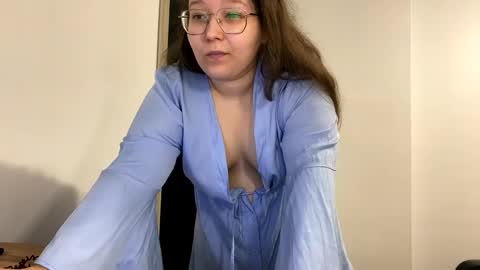 aemilialust online show from February 3, 6:57 pm