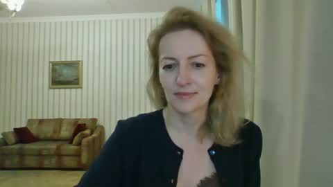 Snapshot of aeroliss chatting on June 11, 6:28 pm aeroliss online show from June 11, 6:28 pm