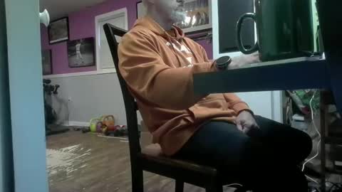 afr10221966 online show from October 12, 11:42 am