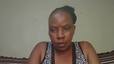 Snapshot of african_divaa chatting on January 19, 1:04 pm african_divaa online show from January 19, 1:04 pm