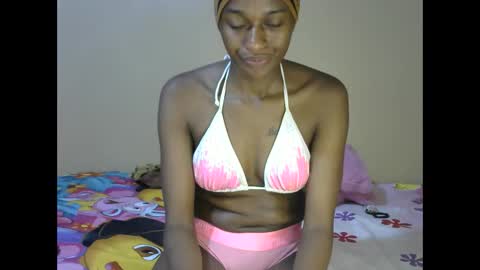 Snapshot of african_hottest chatting on February 22, 7:25 pm african_hottest online show from February 22, 7:25 pm