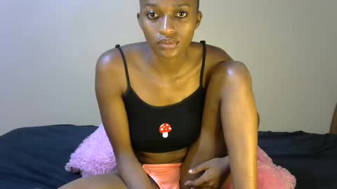 Snapshot of african_hottest chatting on March 3, 6:12 pm african_hottest online show from March 3, 6:12 pm