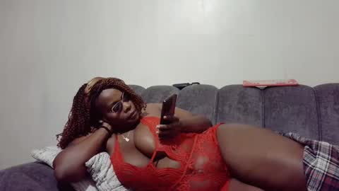 Snapshot of african_sexygoddess chatting on May 31, 2:42 am african_sexygoddess online show from May 31, 2:42 am