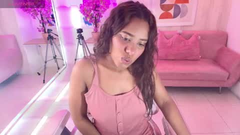 afrodita_loren online show from May 8, 3:34 am