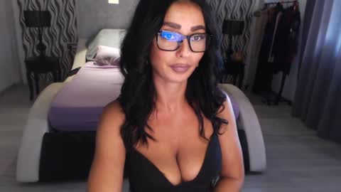 Afro online show from September 16, 1:34 pm