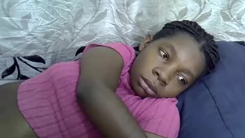 Snapshot of afronubians_ chatting on February 17, 8:19 am pink and josphen online show from February 17, 8:19 am