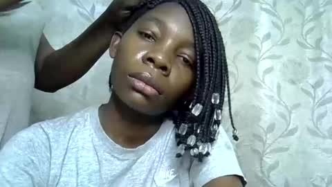 Snapshot of afronubians_ chatting on March 2, 8:05 am pink and josphen online show from March 2, 8:05 am