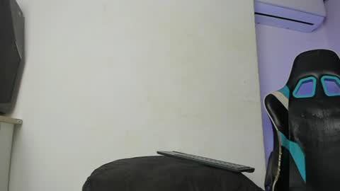Snapshot of afrowayuu chatting on June 27, 12:22 pm afrowayuu online show from June 27, 12:22 pm