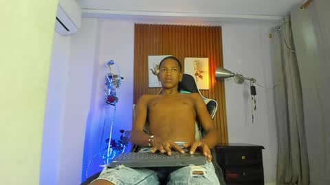 Snapshot of afrowayuu chatting on June 29, 11:10 am afrowayuu online show from June 29, 11:10 am
