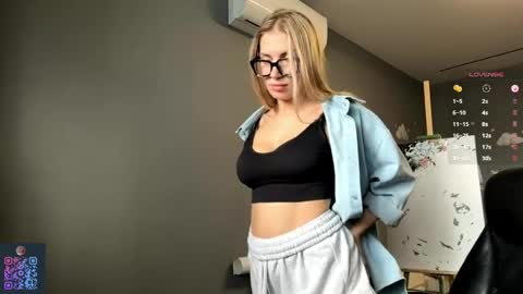 Mila -call me cute online show from June 6, 9:08 pm