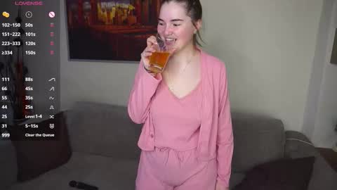 Snapshot of aftonbunkers chatting on February 27, 6:13 am Lana 1800 - 0330 UTC Mia 0700- 1630 UTC online show from February 27, 6:13 am