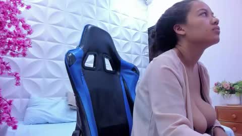 A G A T A  online show from March 15, 12:00 pm