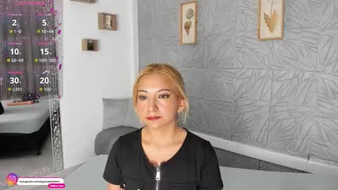 Agatadelphine online show from March 10, 2:33 pm