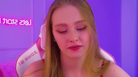 Snapshot of agatafoxley chatting on February 4, 6:47 pm AgataFoxley online show from February 4, 6:47 pm